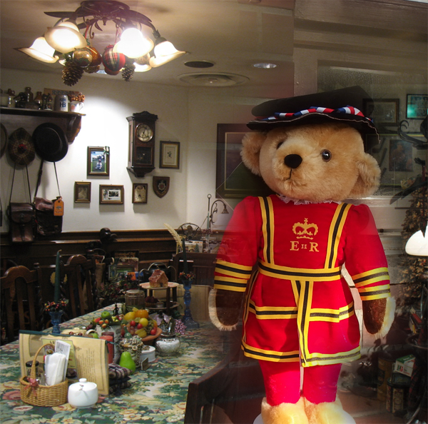 くまの衛兵さんbyメリーソート＆ハロッズ | インテリア雑貨キャリコ