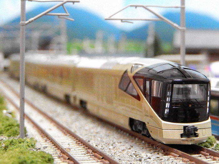 Nゲージ鉄道模型】KATO 四季島 E001形〈TRAIN SUITE 四季島(トラン