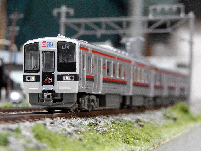 Nゲージ鉄道模型】鉄コレ719系磐越西線あかべぇ塗装 ウェザリング