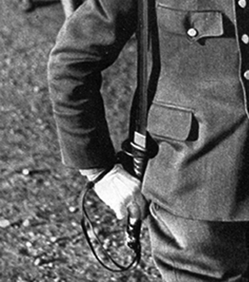 軍刀に必須のアクセサリーTHE゛刀緒゛ | Chicago Blog