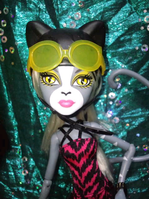モンスター・ハイ† ライダーモードの化け猫ツインズ。 Monster High WW