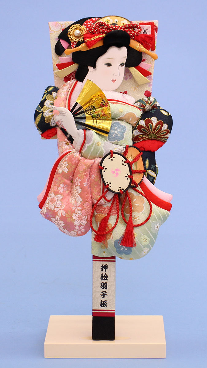 押絵羽子板13号 桜華 アイボリー台付き – 寿鳳人形の東芸