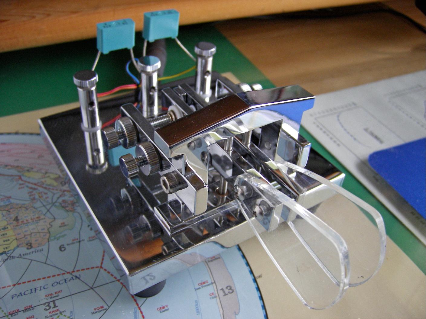 エレキー用パドルを木目つまみで打電: 「Hand-crafted Kei