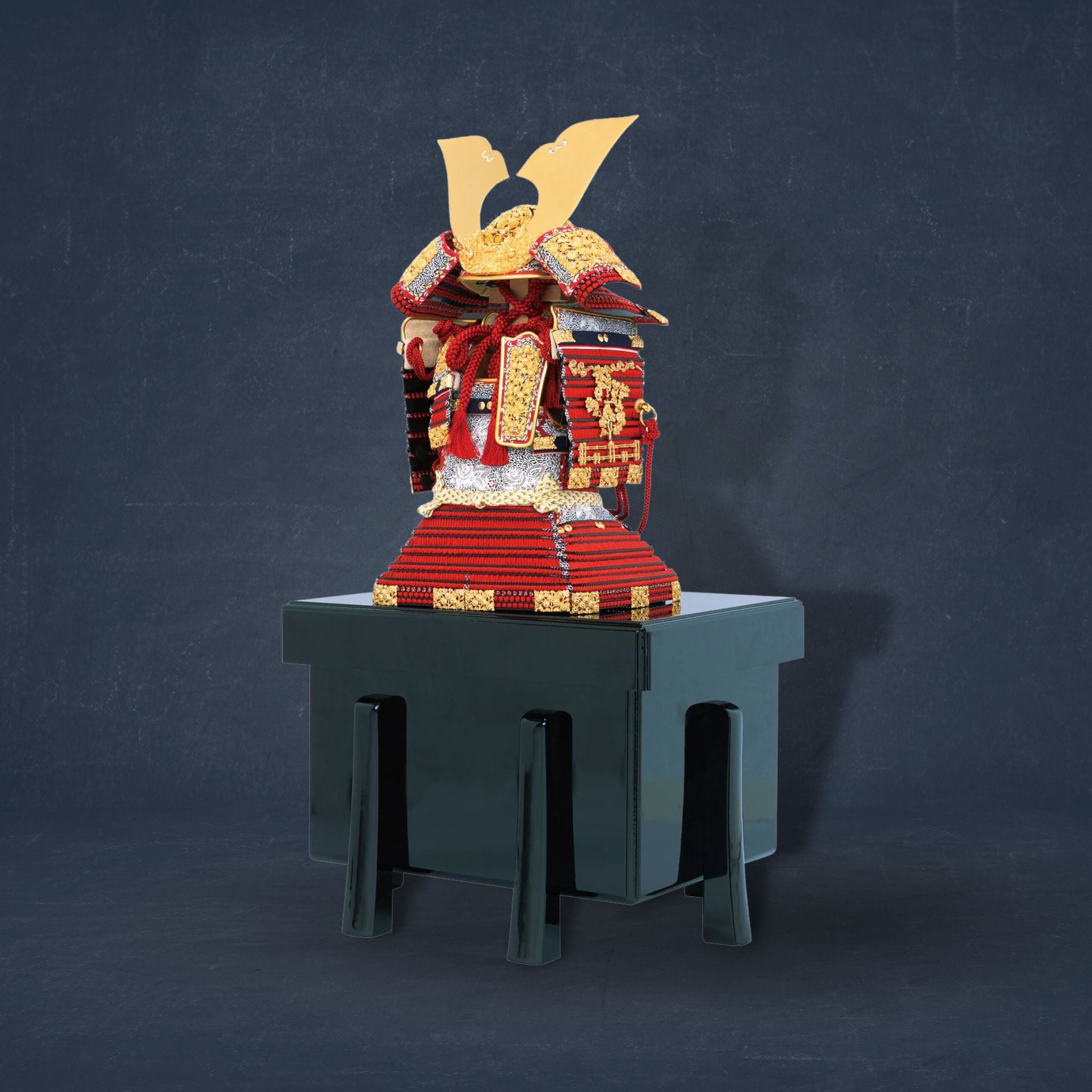 鎧飾り | 奉納 国宝 | 菊一文字之鎧 1/5スケール | 鈴甲子