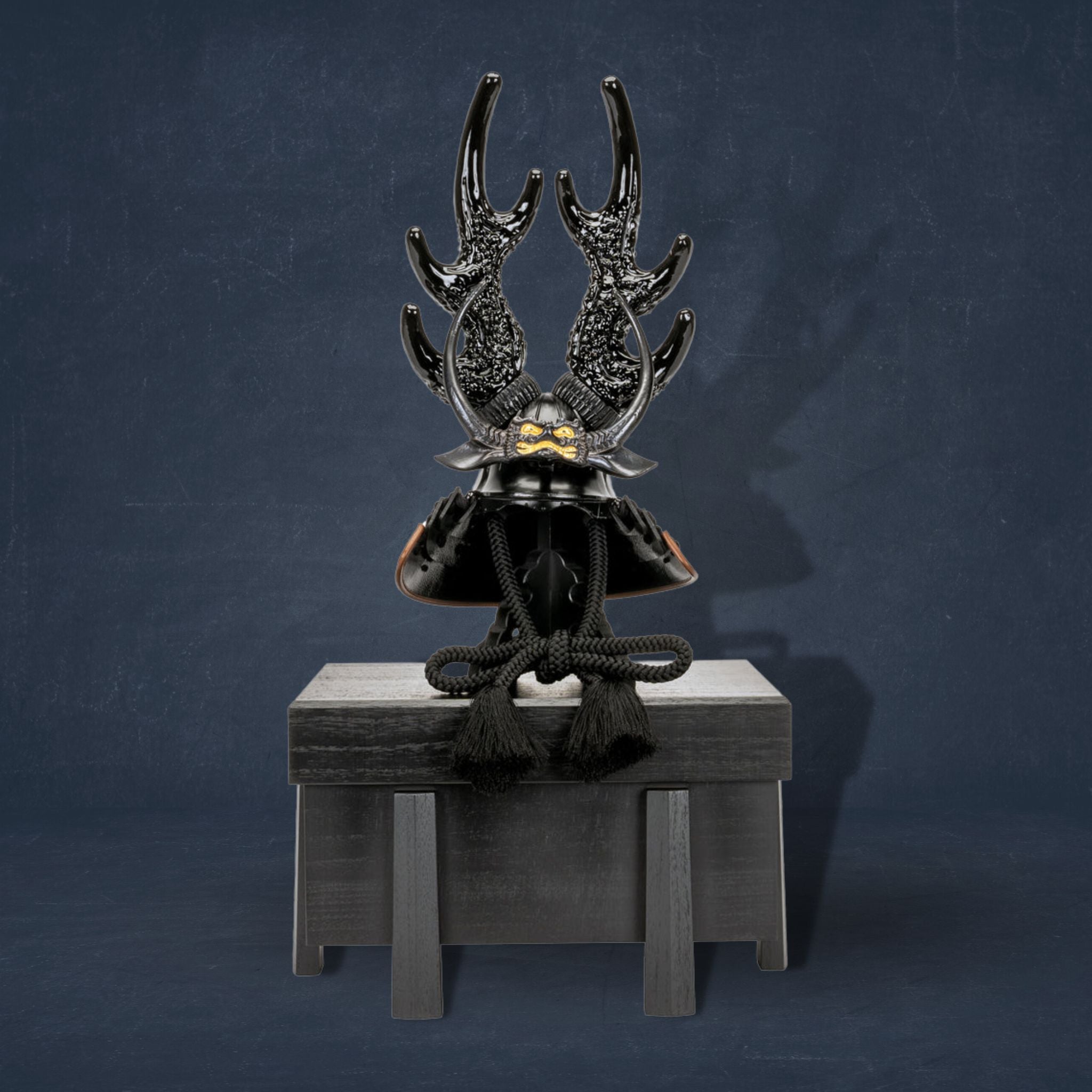 兜飾り | 戦国名将 | 本多忠勝 鹿角脇立の兜 1/3