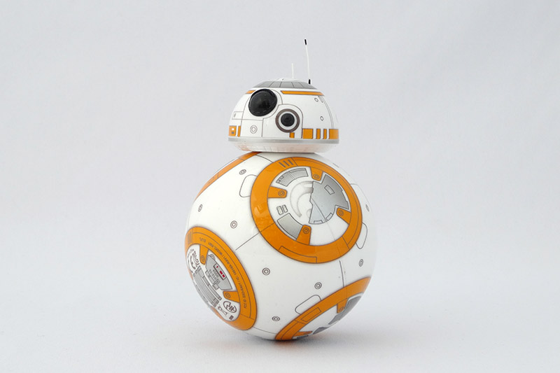 スター・ウォーズの新ロボット「BB-8」がスマホで操作できるおもちゃに