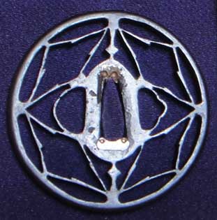 古赤坂鐔「四方松皮菱透かし」鐔