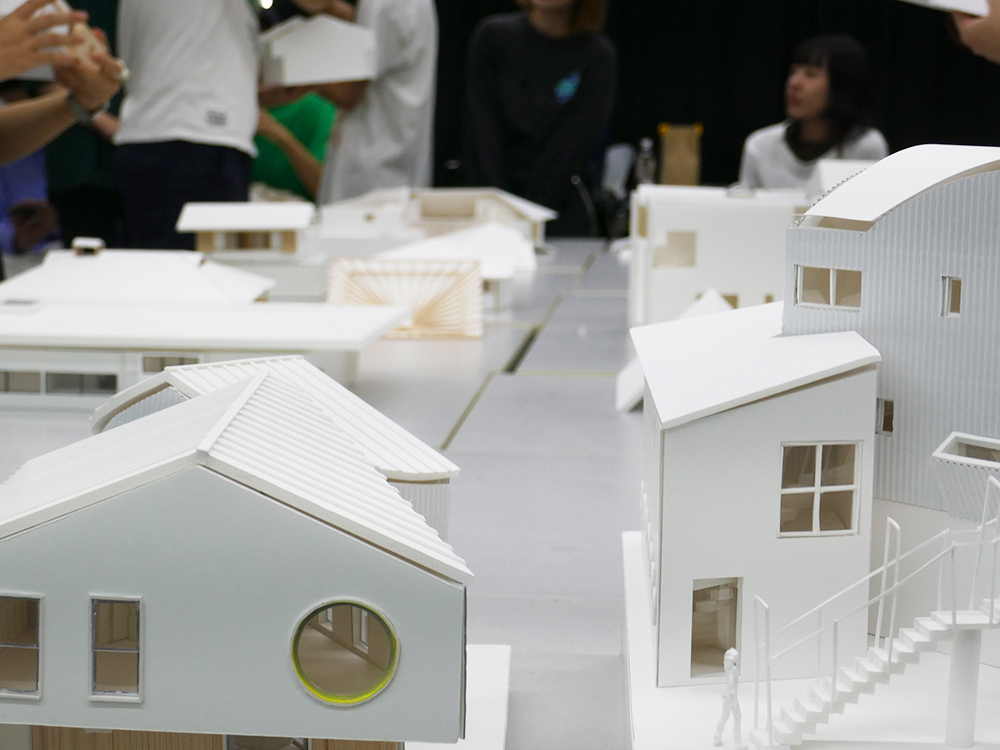 昼2年「住環境デザインⅡB」で篠原住宅模型の提出がありました | KDS-SD