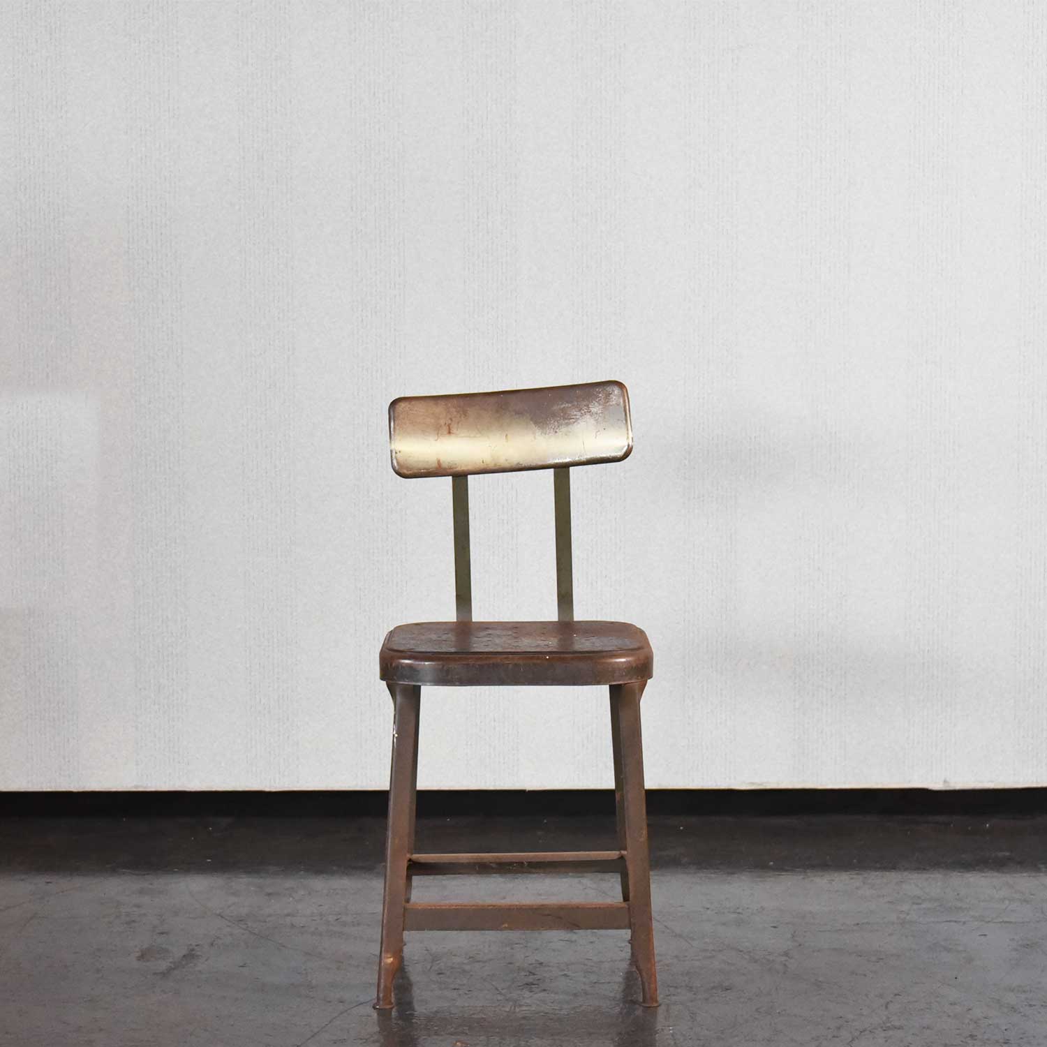 インダストリアル アイアンチェア CH-56 – 神戸アンティークウェアハウス