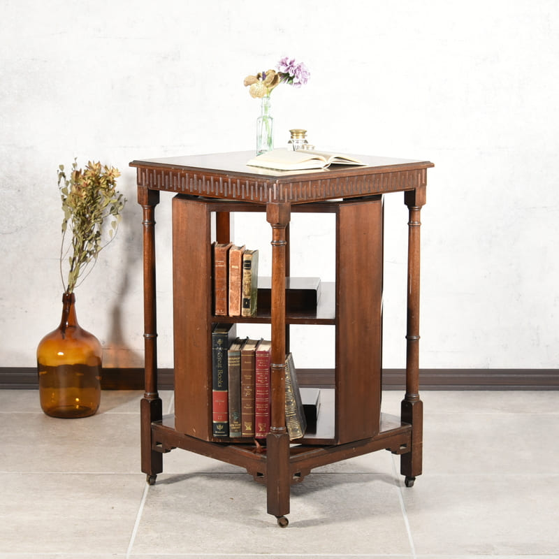 木目の美しい回転する本棚.2 – 神戸アンティークウェアハウス