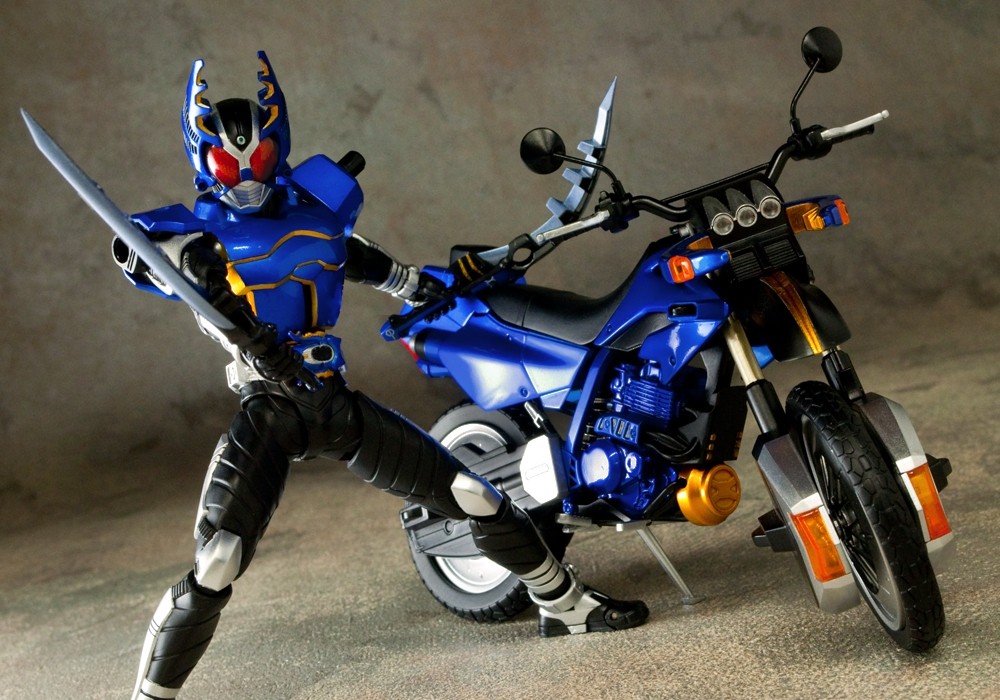 仮面ライダーガタック専用マシン「S.H.Figuarts ガタック