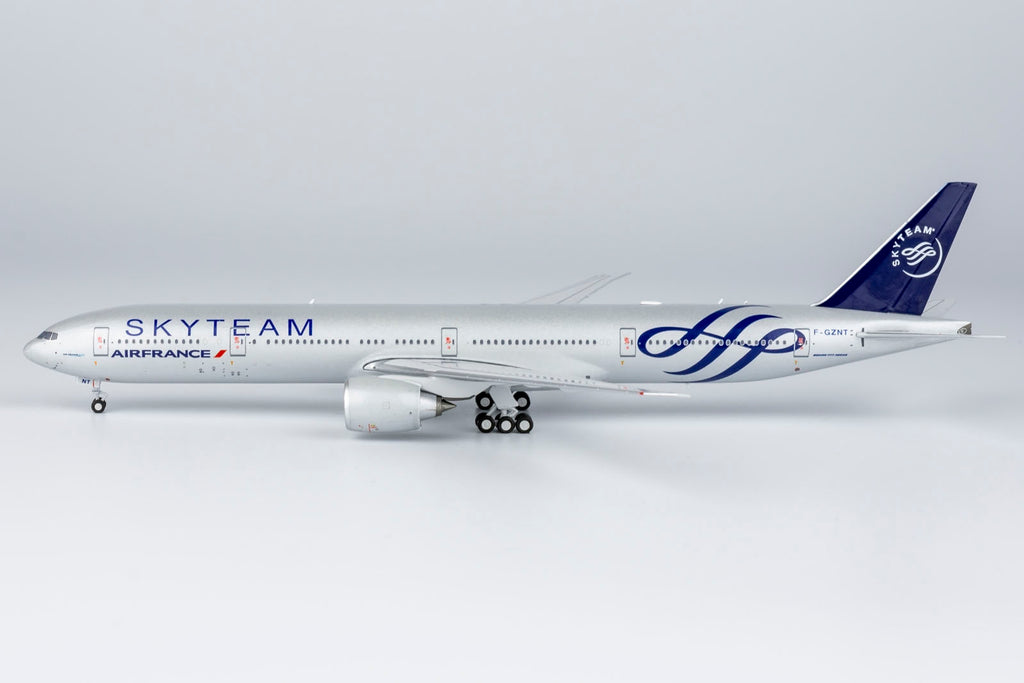 Air France Boeing 777-300ER F-GZNT Skyteam NG Model 73019 Scale 1
