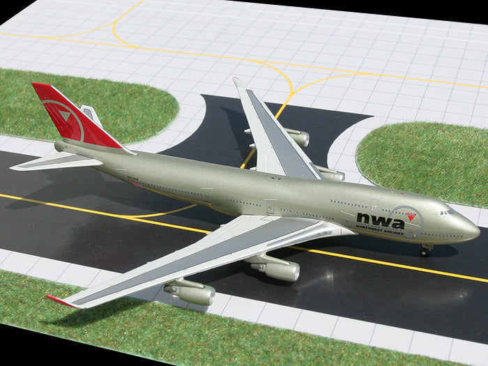 Northwest Airlines Boeing 747-400 N676NW GeminiJets GJNWA406 Scale
