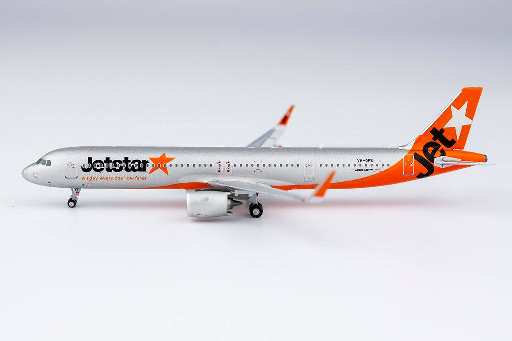 Jetstar Airbus A321neo VH-OFE NG Model 13051 Scale 1:400