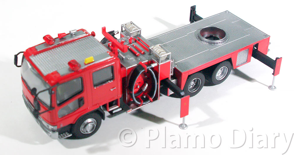 プラモ日記 » はしご付き消防車 その7 細部の塗り分けと組み立て
