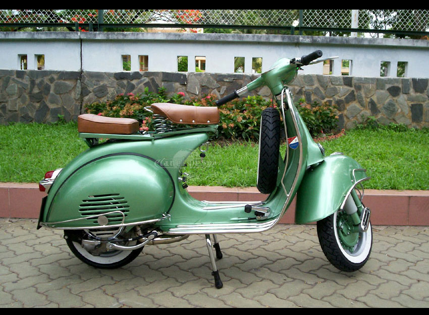 Planet Vespa -- Beautifully-restored Classic Vespas