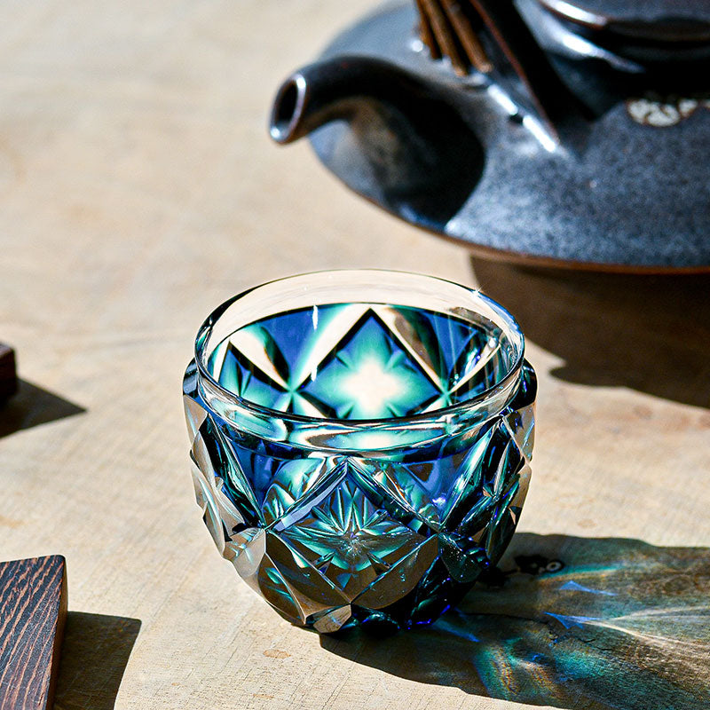 薩摩切子 二色猪口 大 cut206 二色被せ 島津興業 薩摩ガラス工芸 – RAIRAI