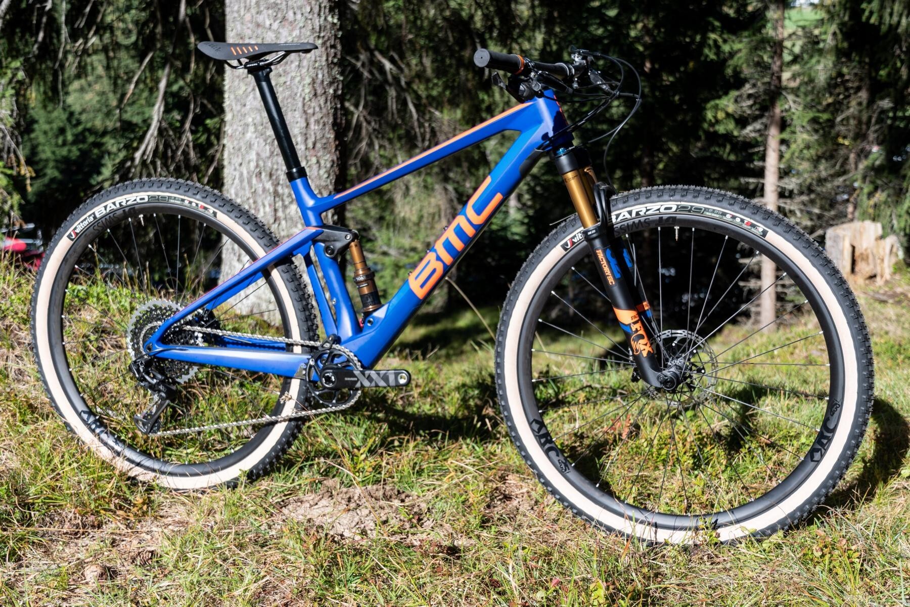 BMC Fourstroke: XC-Fully auf Krawall gebürstet | BIKE