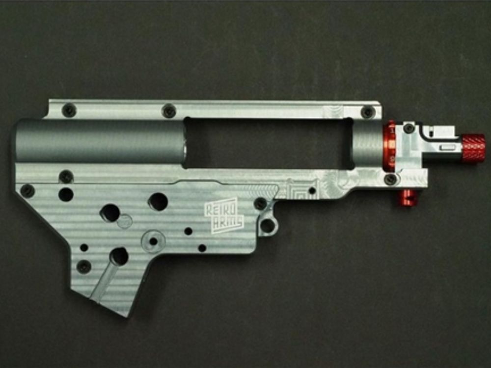 RETRO ARMS】CNC Split Gearbox V2 with int. Hop Up Chamber ULTRA