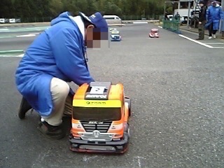 ラジコン】タミヤ トラックレーシングボディ作成♪: さぶログ Part.3