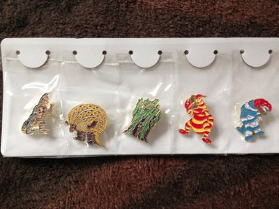 帰ってきたウルトラマン怪獣バッジコンプリートセット内容確認