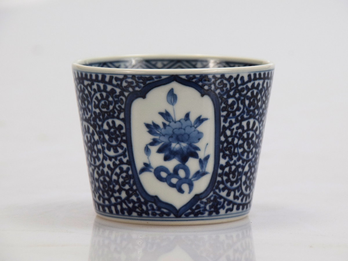 有田焼 蛸唐草草花文 蕎麦猪口（大） – SAGA COLLECTIVE