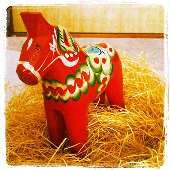 スウェーデンの伝統工芸品「ダーラナホース」｜スウェーデンハウスで