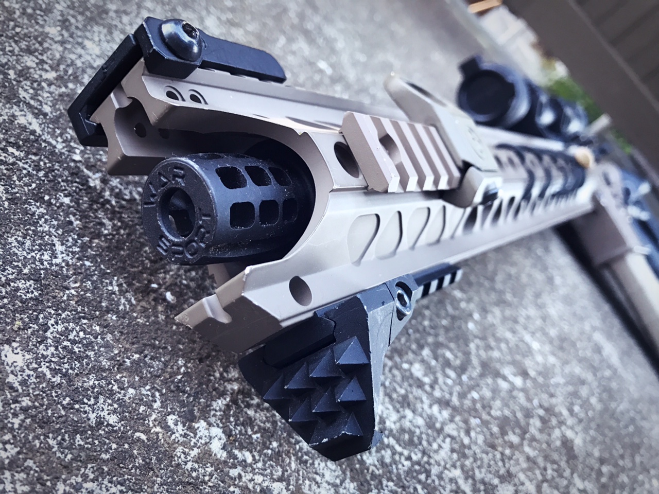 思わず握りたくなるハンドガードLVOA-C紹介｜サバゲーアーカイブ