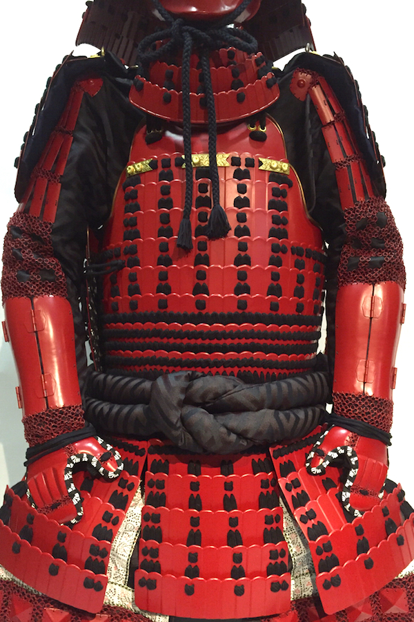 鎧兜甲冑等身大】黒糸威し 伊予腰取り 二枚胴具足 | 甲冑工房 武寿