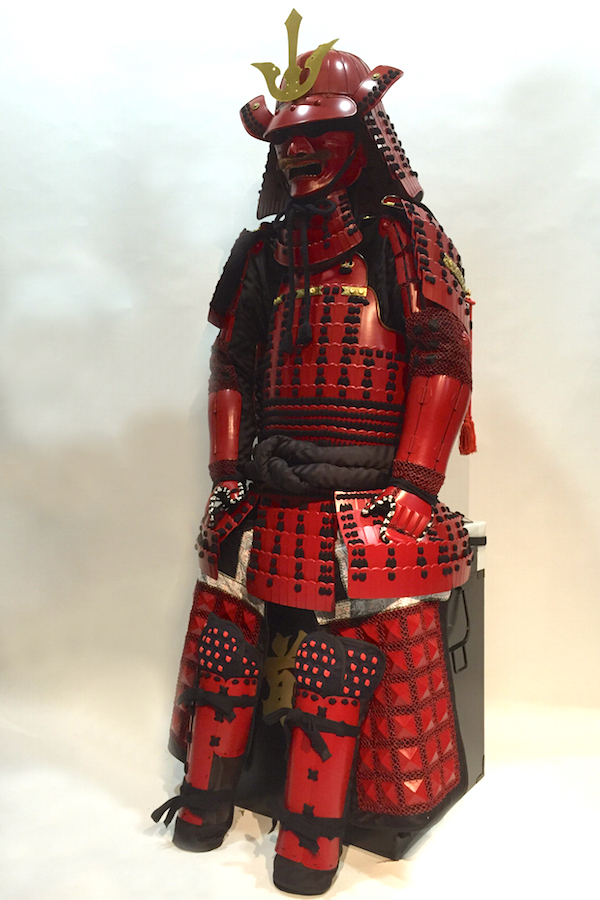 鎧兜甲冑等身大】黒糸威し 伊予腰取り 二枚胴具足 | 甲冑工房 武寿