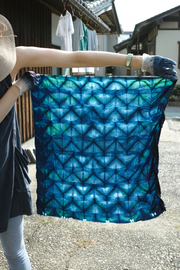 絞りの技で藍染めのカーテンを作る part1 | 淡路島移住