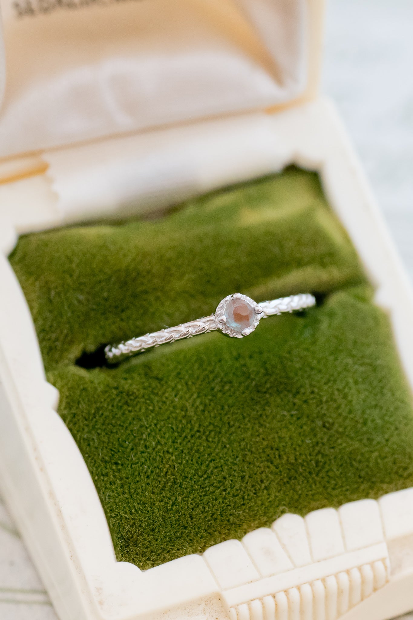 アンティークラウンドサフィレット シルバーリング