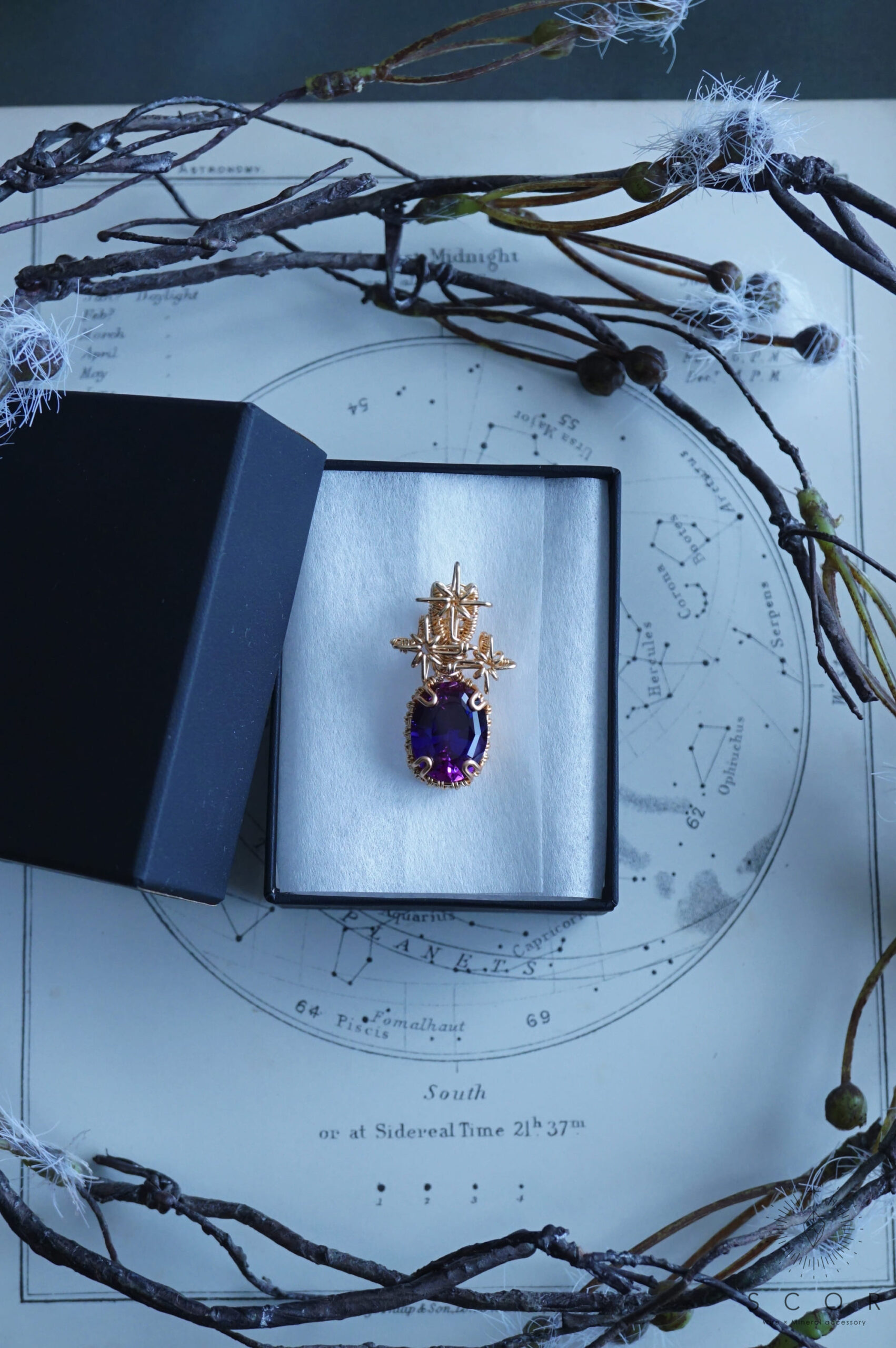 セミオーダー作例》合成バイカラーサファイア 光芒ペンダントトップ