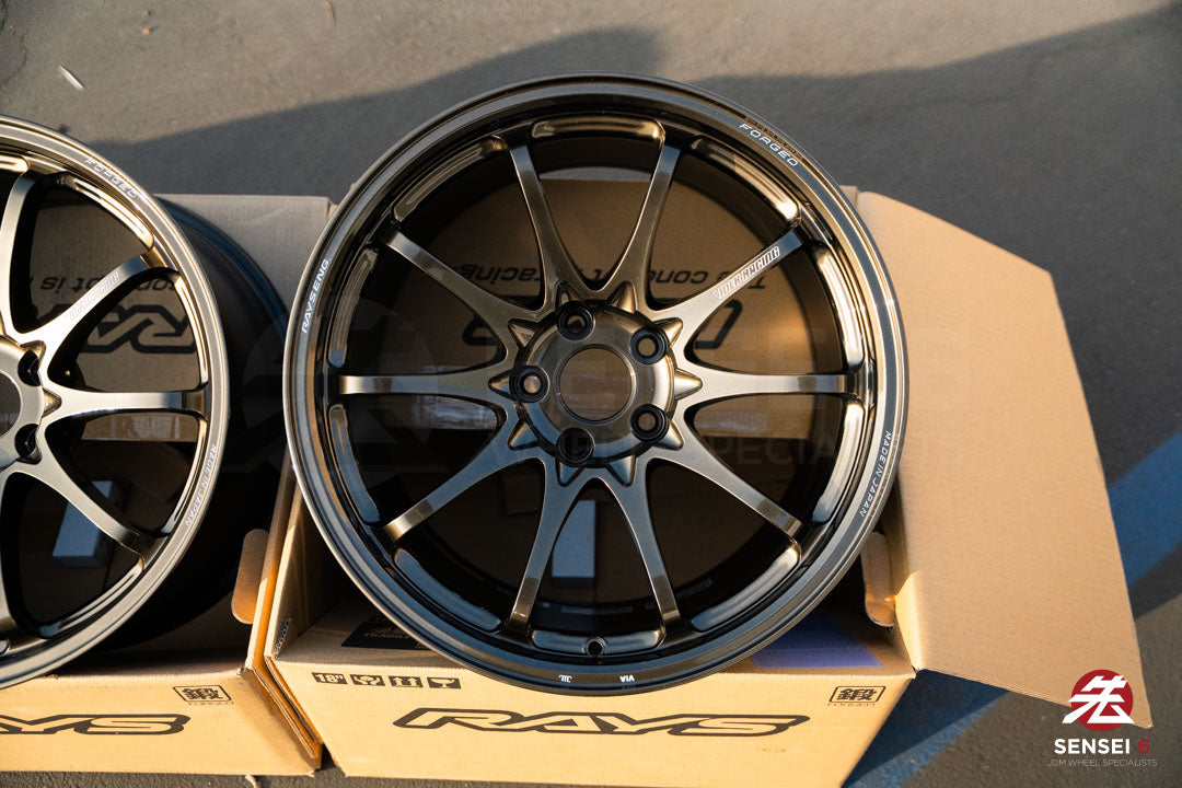 Volk CE28N-Plus / 18x9.5 +22, 18x11 +34 / 5x112 / Shining Bronze