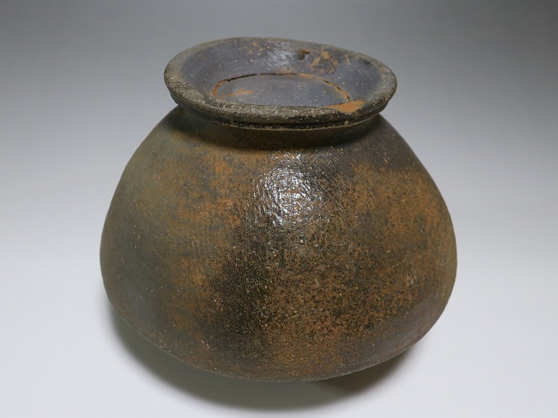 仙遊洞 新羅須恵器台壺