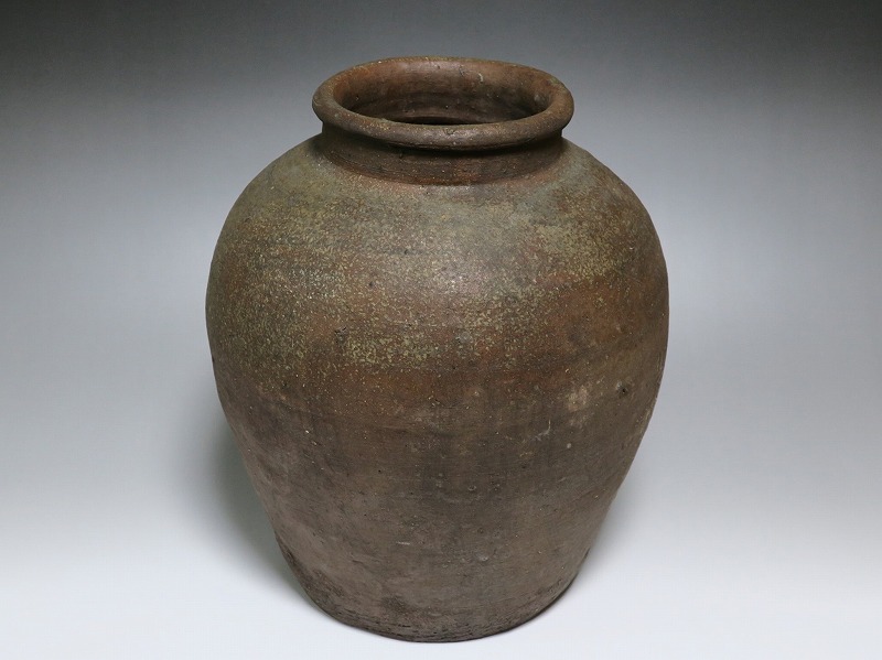 備前焼の壺 (穀物入れ) 備前焼の壺 (穀物入れ) 備前焼の壺 (穀物入れ)