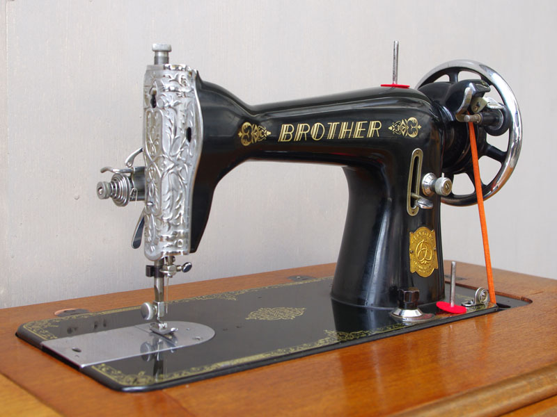 No.155 BROTHER ブラザー製 家庭用足踏みミシン：アンティークミシン