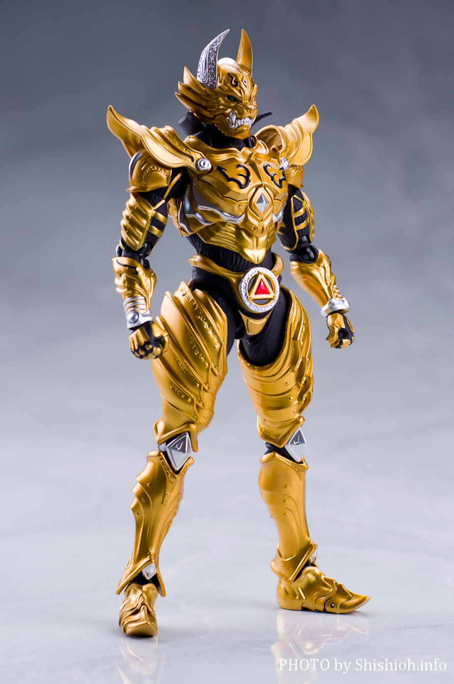 レビュー】 バンダイ 魂ウェブ商店 S.H.Figuarts 黄金騎士 ガロ（流牙