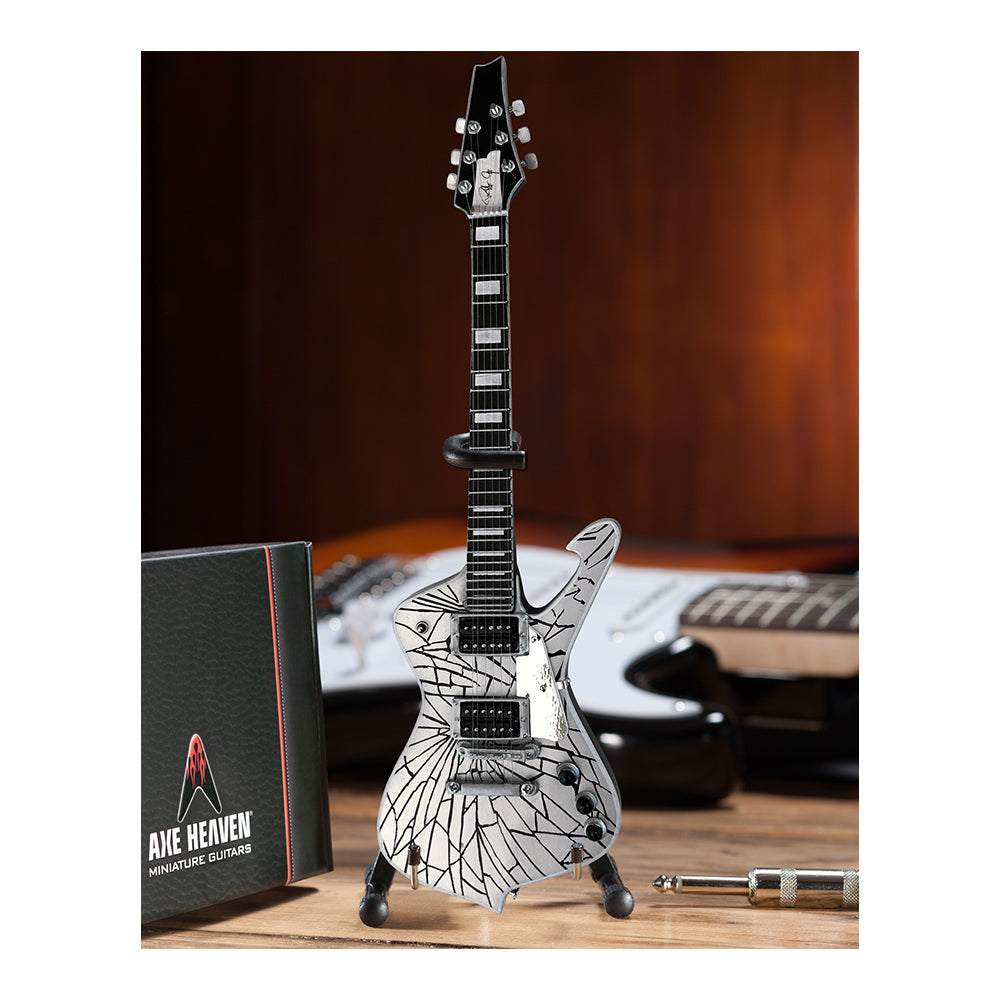 Axe Heaven Black Vintage Distressed Fender Strat Mini – Joe