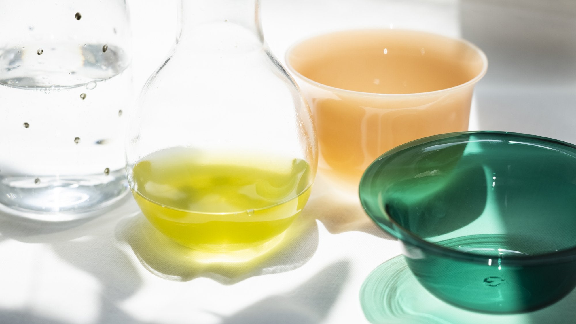 日常の美しい色をガラスに映す ガラス作家・黒川登紀子さん