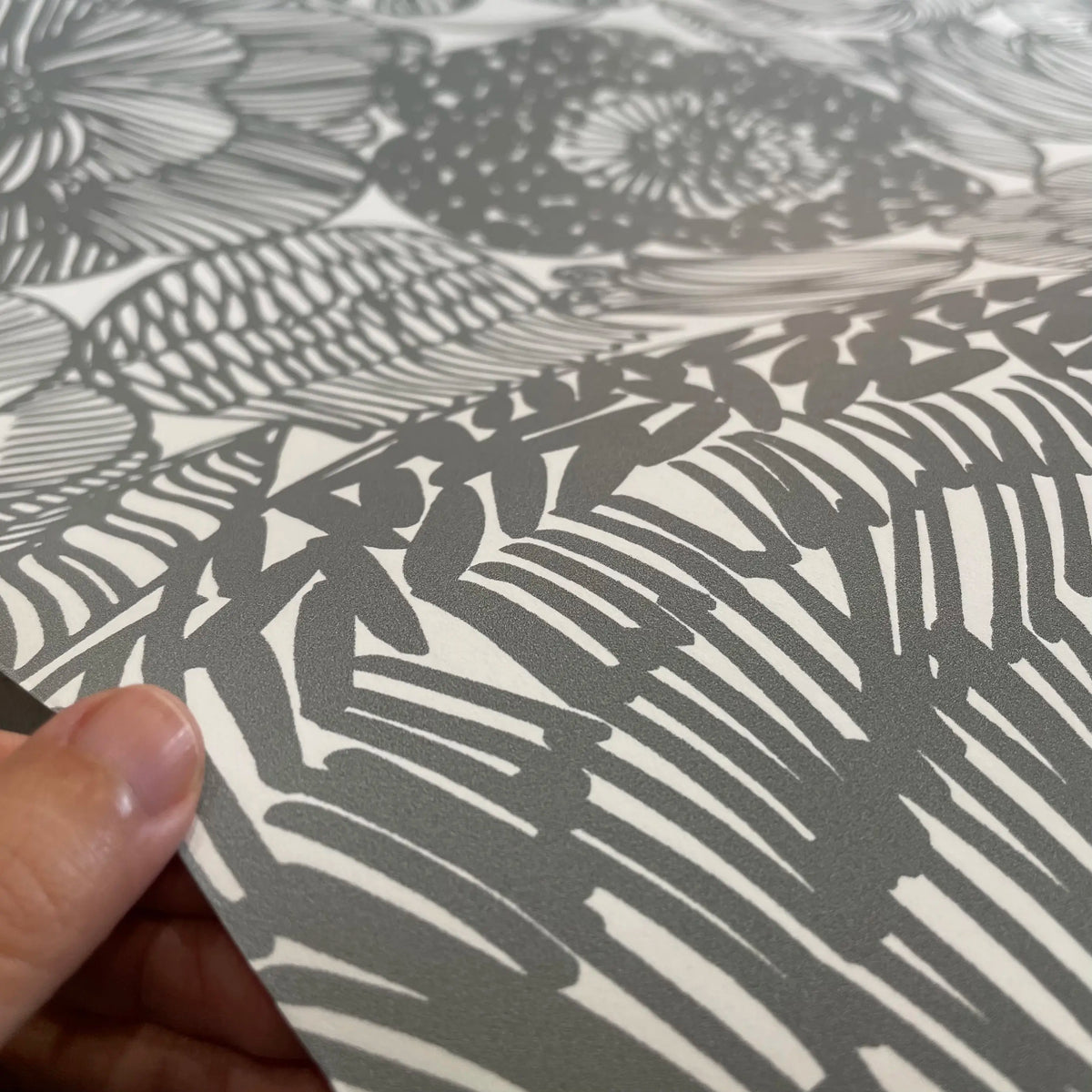 クルイェンポルヴィ Kurjenpolvi グレイ 25183 / Marimekko マリメッコ