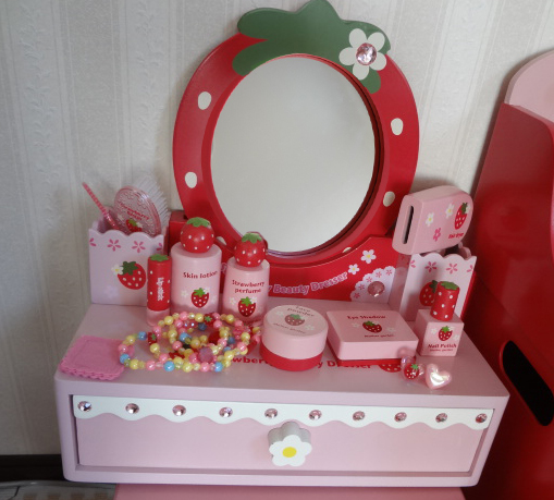 マザーガーデン 野いちごおままごと ストロベリードレッサー レビュー