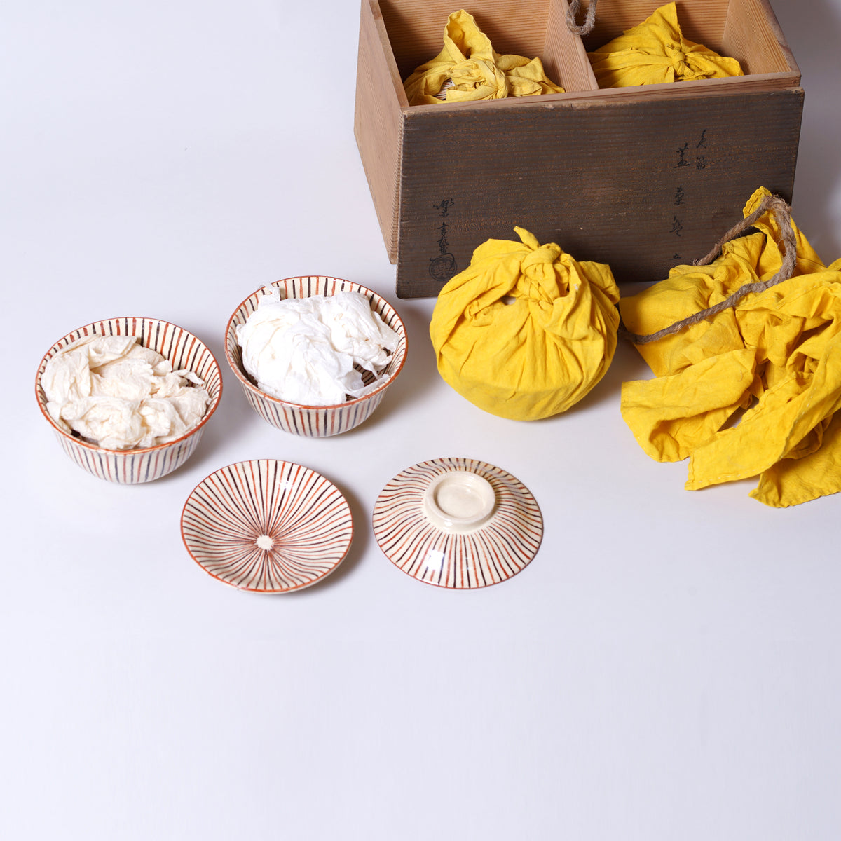 十二代 楽吉左衛門(弘入) 色絵麦藁手蓋碗 共箱 – 古美術秀岳