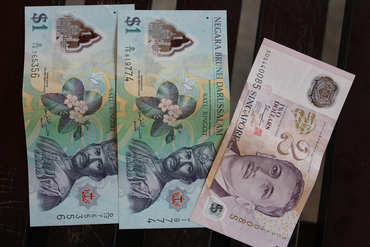 ブルネイのお金が余ってもシンガポールで使える | 自転車世界一周