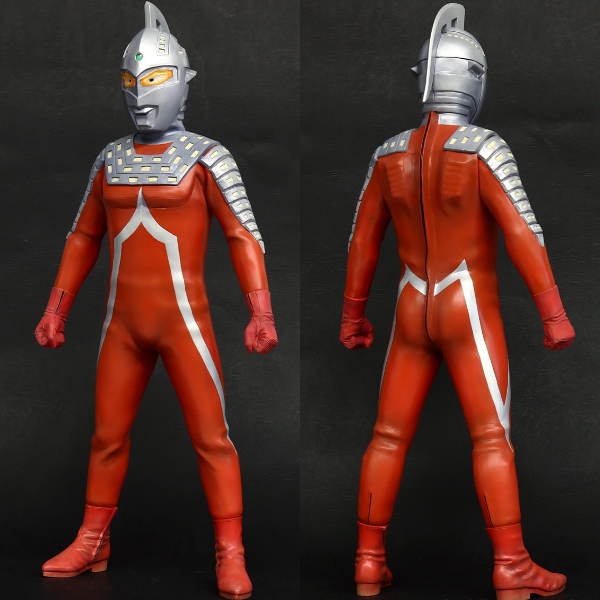 X-PLUSの全高約50㎝「ウルトラセブン」が「スチールカラー」で復活