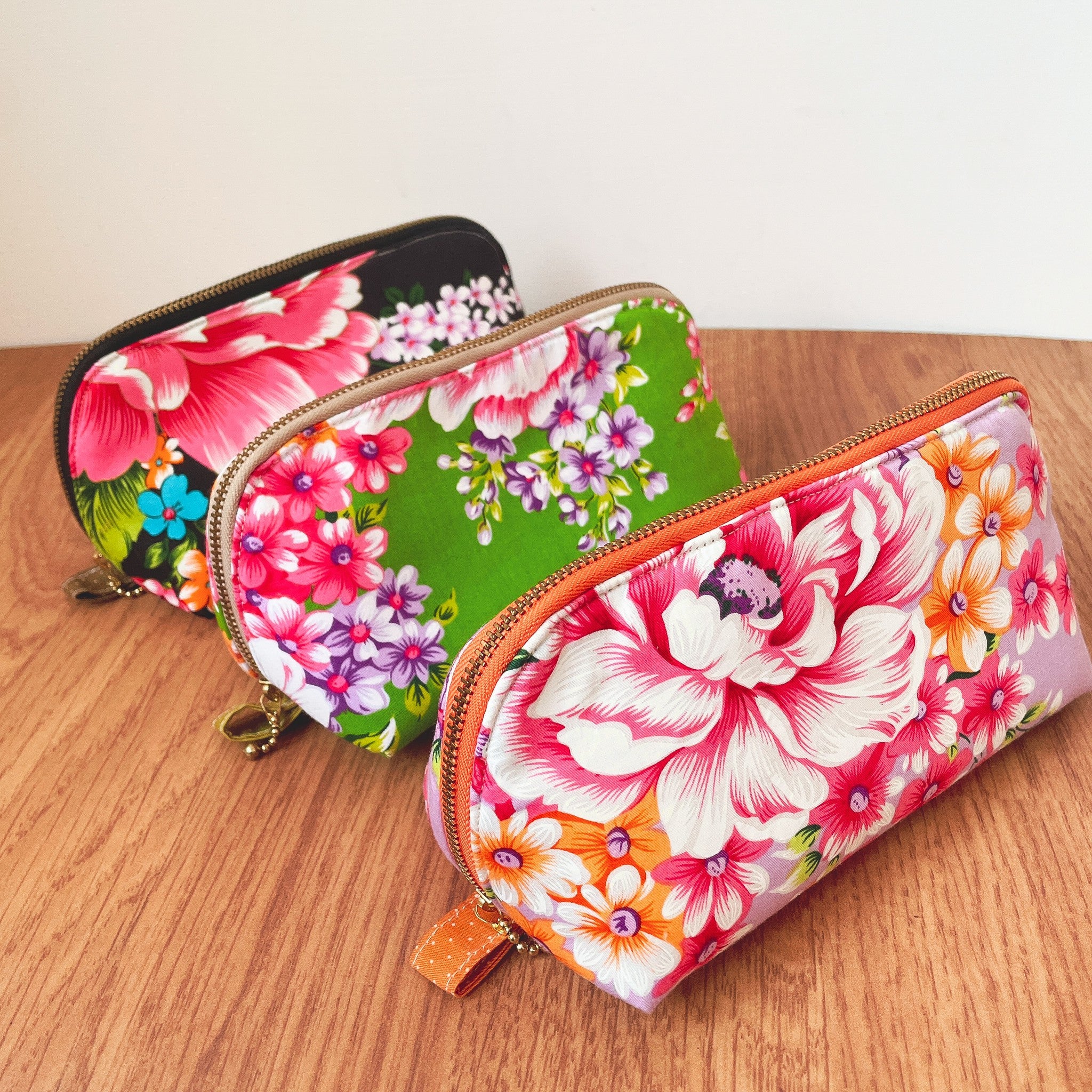 Hakka Rainy 客家花布 シェルポーチ｜貝殼化妝包｜台湾花布 | Taiwan