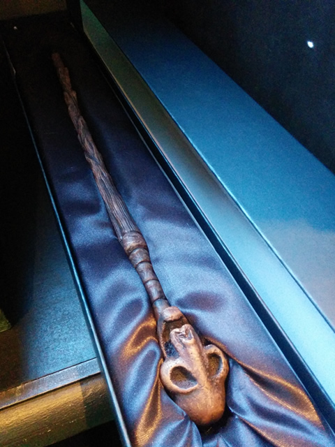 ハリーポッターオリジナル魔法の杖13本写真「オリバンダーの店」USJ | blog