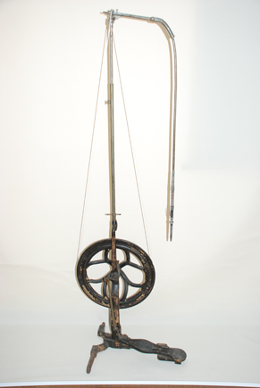 明治〜大正】足踏み式歯科治療エンジンのレプリカ