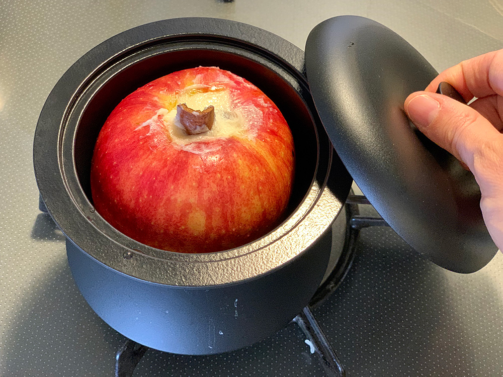 直火でオーブンの仕上がり！アナオリカーボンココット「RINGO」 - 東京