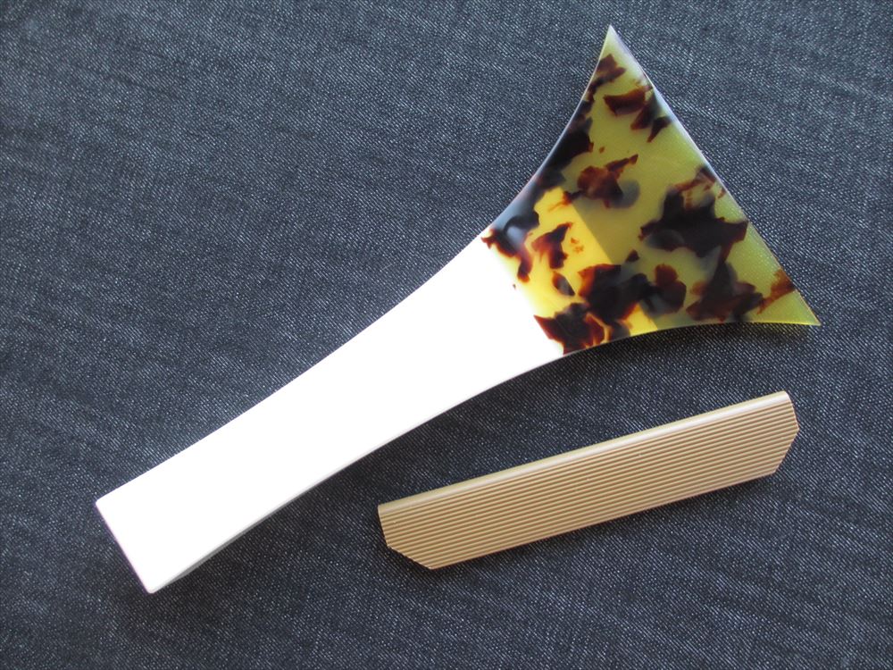 和楽器 ＞ 三味線 付属品 小物 ＞ 白象 地唄三味線撥(バチ) 練習用